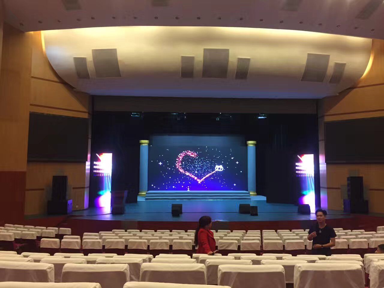 室内P2高清全彩LED显示屏 厂家直供，定制批发一站式解决方案